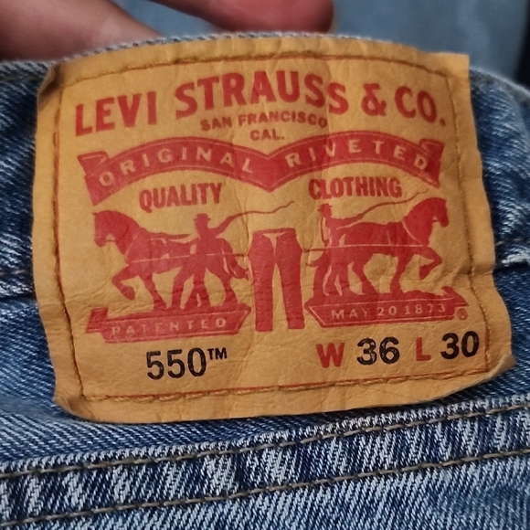 Men's Light Blue 550 Relaxed Fit With Tampered Leg Size 36 Waist - Picture 2 of 5